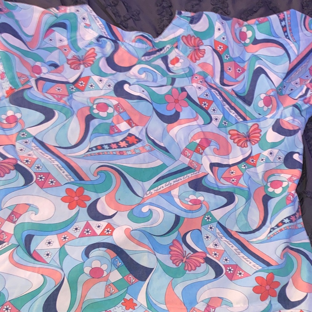 Colorful Abstract Patterned Scrub Top - Picture 5 of 5